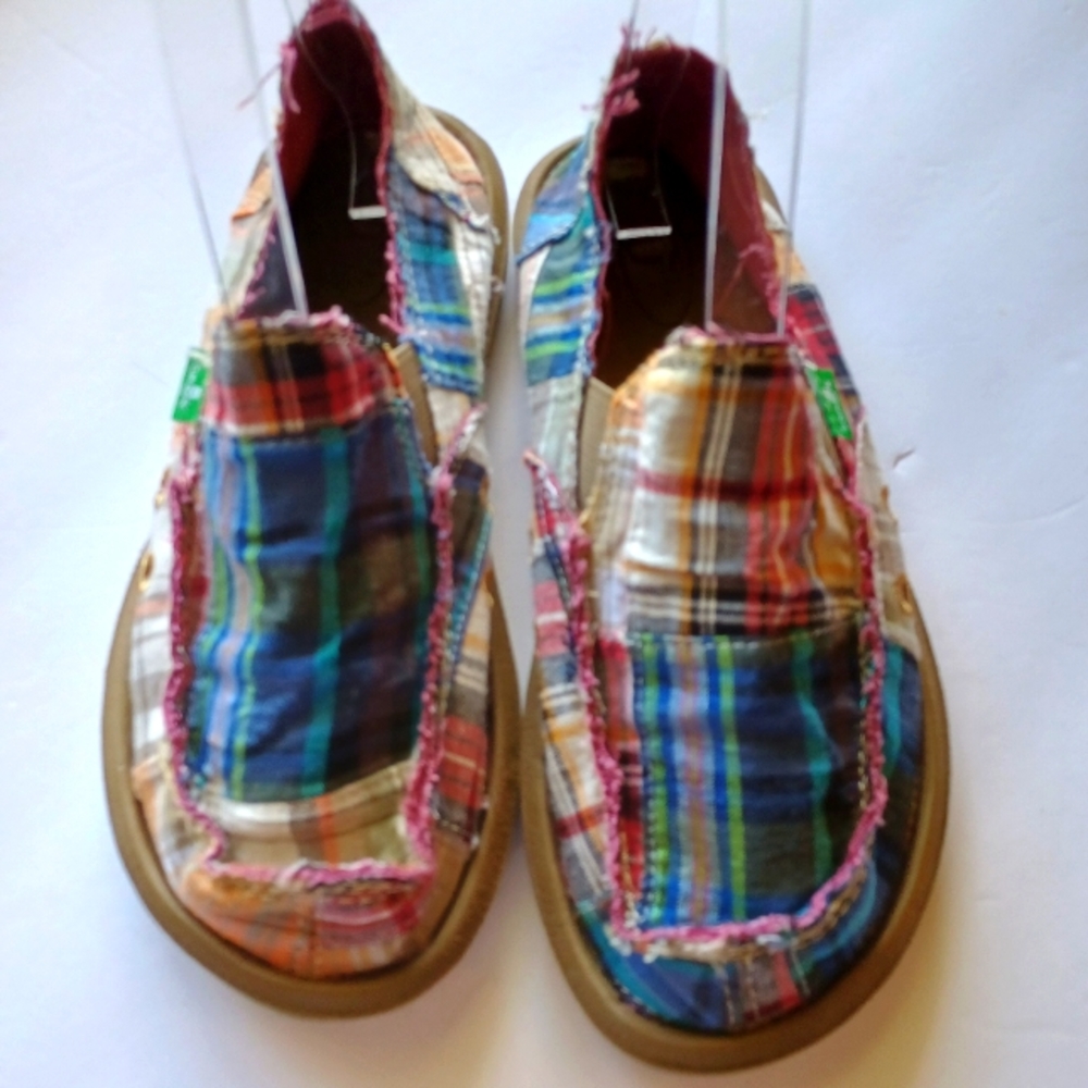 Sanuk Patchwork/ Slip-on Distressed Raw Hem.. Size 3 Youth